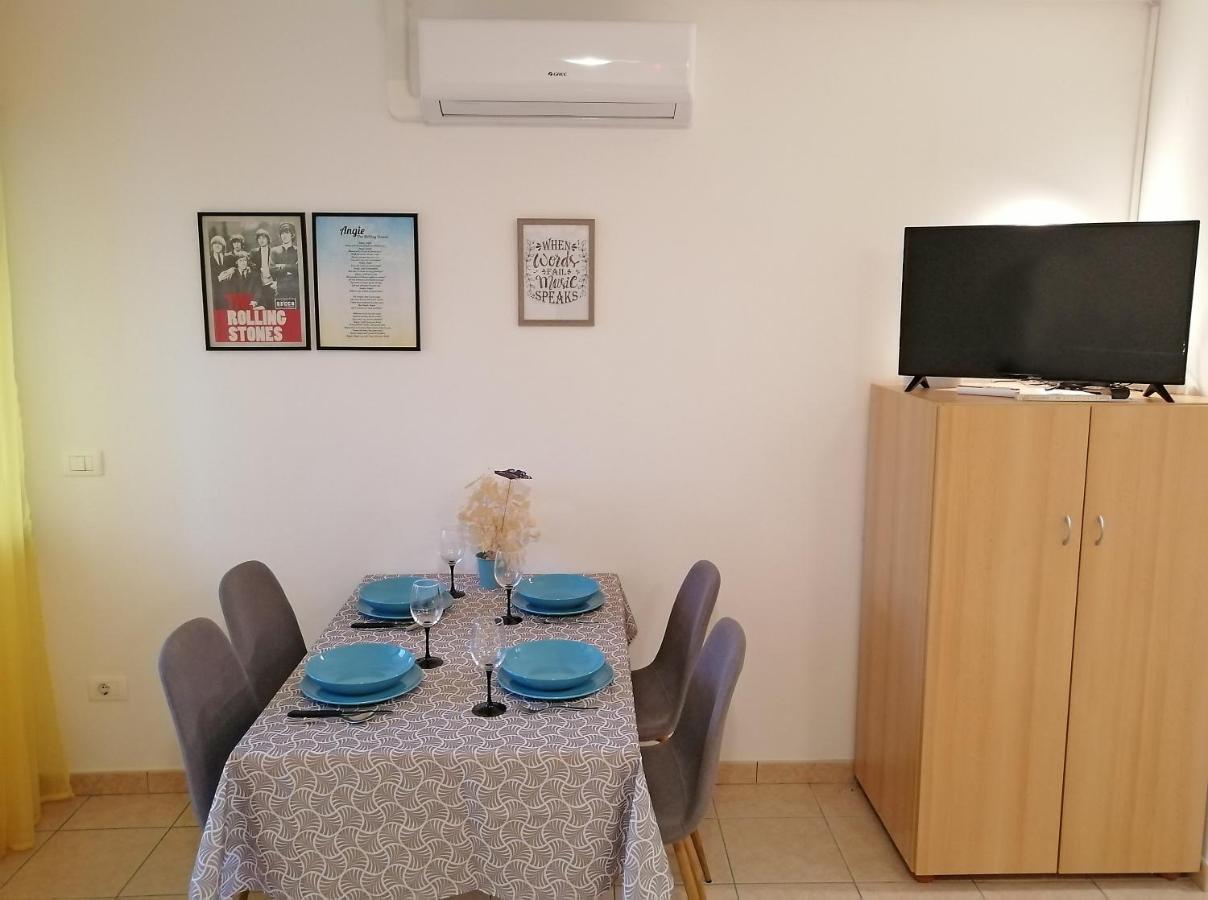 Apartment Angie - Intermezzo With Sea View In Center Of Rabac Buitenkant foto